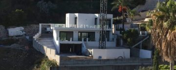 Gelegenheit in Sitio de Calahonda: Neue moderne Villa mit Meerblick